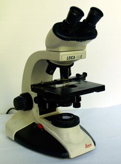 Микроскоп Leica CM E